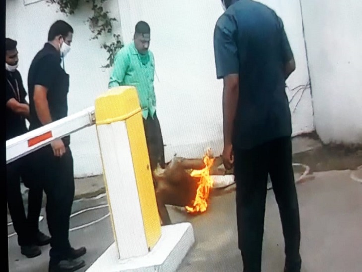 बड़ी खबर : रायपुर में खुद को आग लगाने वाले शक्स की मौत, सिविल लाइन इलाके में हुई थी घटना