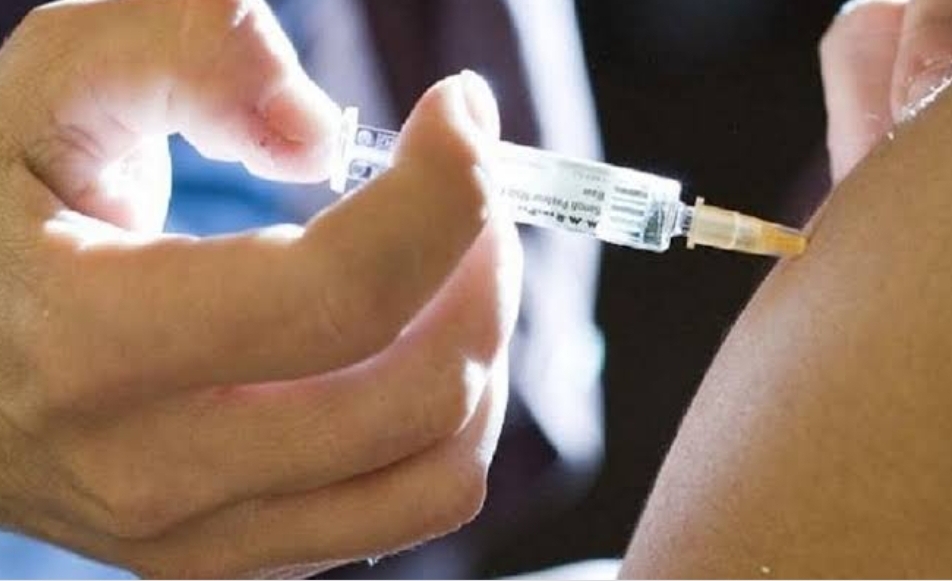 AMAZING NEWS : वैक्सीन लगवाने पर खुलेगी लाॅटरी, मिल सकता है 7 करोड़ का इनाम