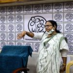 BIG NEWS : मुख्यमंत्री ममता बनर्जी का बड़ा बयान, कहा - पीएम के पैर छूने तैयार हूँ , लेकिन "मेरा इस तरह अपमान मत करो"