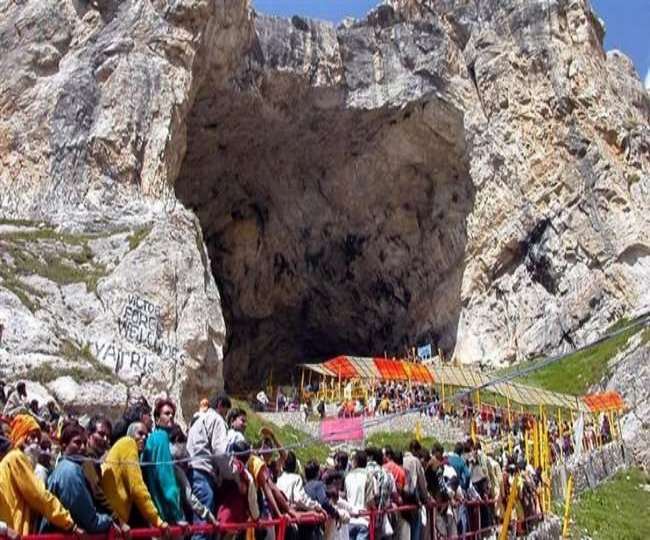 Amarnath Yatra 2021: कोरोना के कारण लगातार दूसरी बार अमरनाथ यात्रा रद, पवित्र गुफा से आरती का सीधा प्रसारण होगा