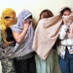 फूटा बड़ा सेक्स रैकेट, 29 युवकों के साथ आपत्तिजनक हालत में मिली 15 युवतियां