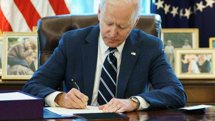 US: उफ! अनजाने में ये क्‍या कर बैठे राष्‍ट्रपति Joe Biden, विरोधी उड़ा रहे उम्र का मजाक