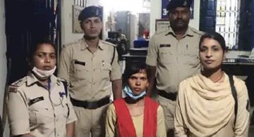 CG CRIME NEWS : पति के मोबाइल पर अन्य महिला की फोटो देख भड़की पत्नी, सोते हुए सिर पर पटका सिल, फिर कुल्हाड़ी से किया ताबड़तोड़ वार, फिर जो किया  