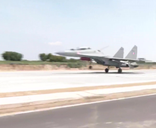 VIDEO : 70 किलोमीटर दूर ही ढेर होंगे दुश्मन के लड़ाकू विमान, एयरफोर्स को मिला नया गेमचेंजर हथियार