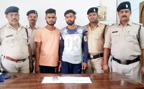 BHILAI NEWS : लव ट्राएंगल में जवान पर धारदार चाकू से हमला, खून से लथपथ देख पुलिस ने अस्पताल में कराया भर्ती