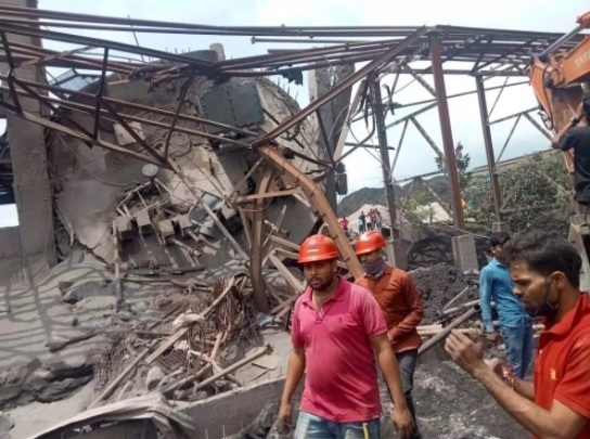 CG BREAKING :मजदूरों पर गिरा जलता राख, तीन लोगों की मौत, 2 गंभीर, मुख्यमंत्री बघेल ने जताया शोक 