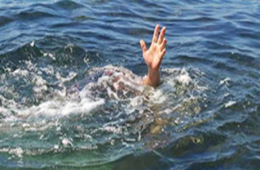 CG NEWS : खेलते-खेलते तालाब में गिरा 6 साल मासूम, डूबने से हुई मौत