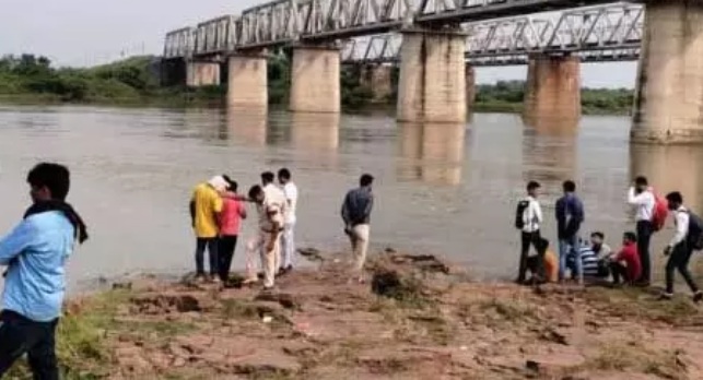 BHILAI NEWS : स्कूल बंक मारकर नदी में नहाने गए दो छात्र की मौत, एक का शव हुआ बरामद