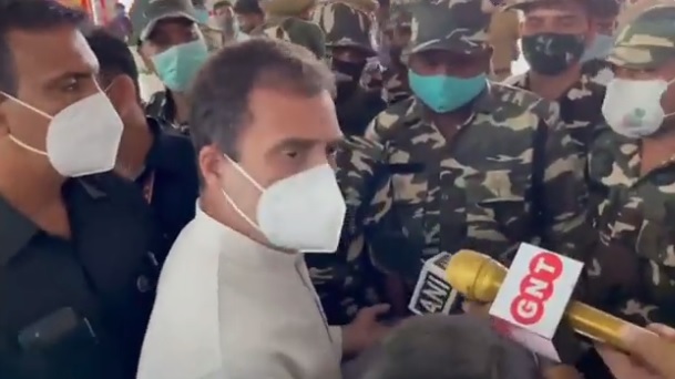 BREAKING NEWS : योगी सरकार पर बिफरे राहुल गाँधी, बोले- कैसी परमिशन है ये ?, लखनऊ एयरपोर्ट पर धरने पर बैठे, देखें VIDEO 