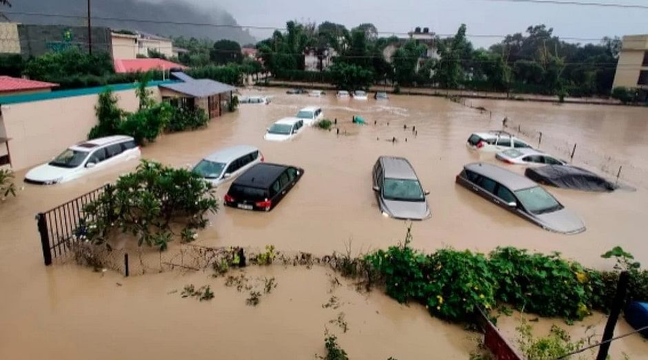 BIG NEWS : उत्तराखंड में भारी बारिश के चलते 20 की मौत, PM मोदी ने CM से बात कर लिया जायजा 
