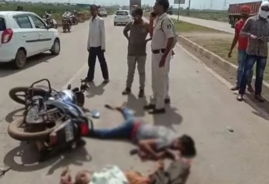 RAIPUR ACCIDENT NEWS : राजधानी में दर्दनाक हादसा, दो बाइक की आमने-सामने जबरदस्त भिड़ंत, मौके पर तीन लोगों की मौत, एक गंभीर