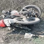 CG ACCIDENT NEWS : दिवाली मना कर लौट रहे थे बाइक सवार, हुए हादसे का शिकार, कार की टक्कर से एक की मौत, दूसरे की हालत गंभीर 