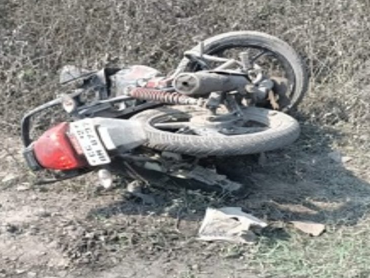 CG ACCIDENT NEWS : दिवाली मना कर लौट रहे थे बाइक सवार, हुए हादसे का शिकार, कार की टक्कर से एक की मौत, दूसरे की हालत गंभीर 