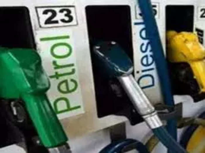 पेट्रोल-डीजल की कीमतों पर देश में राजनीतिक कलह
