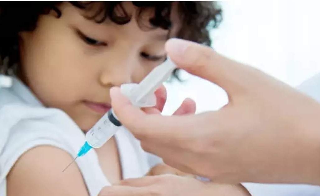 'ओमिक्रॉन' ने बढ़ाई चिंता, छग में बच्चों के टीकाकरण की सुगबुगाहट
