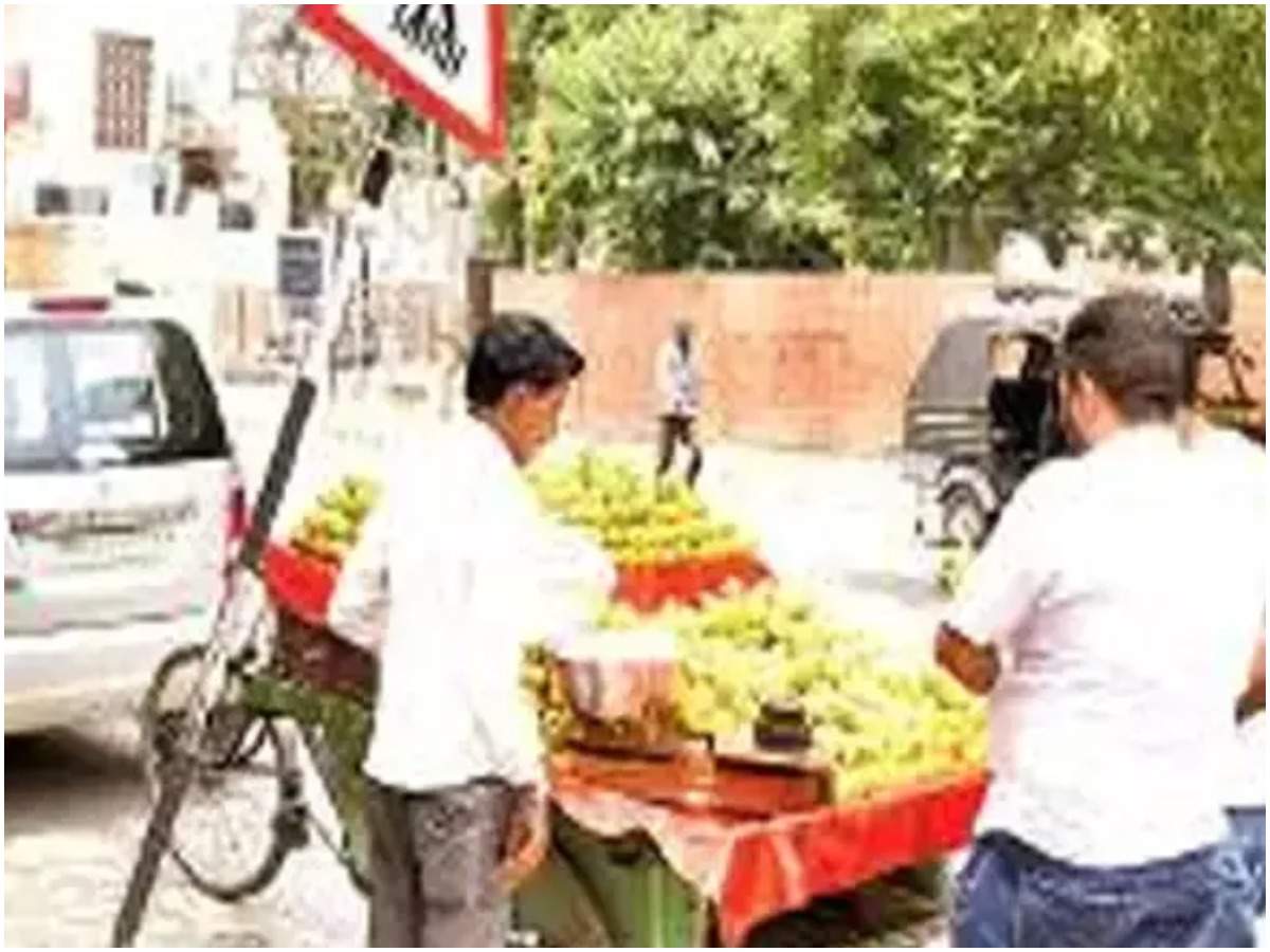 BIG NEWS : राजधानी में मंत्री बंगले के सामने फल दुकानदार का अपहरण, रुपये छीनने के बाद कार से उतारा  