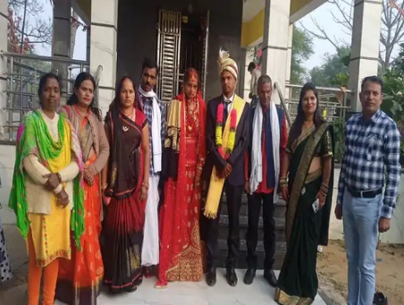 एक विवाह ऐसा भी : नहीं मान रहा था परिवार, तो लड़की ने लगाईं CM बघेल से गुहार, अब धूमधाम से हुई प्रेमी जोड़े की शादी
