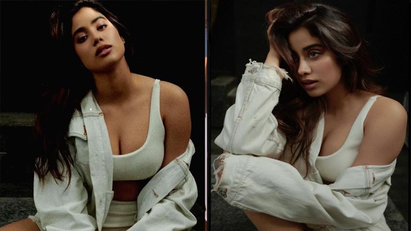 Janhvi Kapoor ने बेहद टाइट ब्लैक ड्रेस पहनकर ली ऐसी सेल्फी, फेंस बोले- सेक्सी 