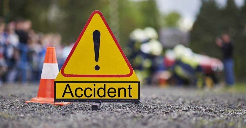 Accident : वाहन की टक्कर से मासूम की मौत, दादा अस्पताल में भर्ती