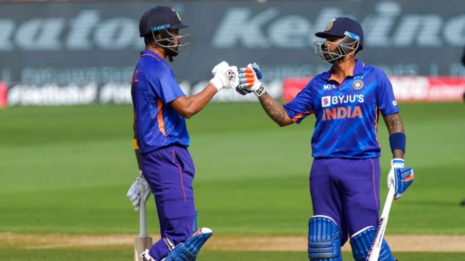 Ind vs WI: दूसरे वनडे में टीम इंडिया ने 9 विकेट खोकर बनाए 237 रन