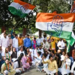 CWC बैठक के दौरान कांग्रेस दफ्तर के बाहर हंगामा, राहुल-प्रियंका को लेकर हुई नारेबाजी