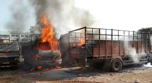 RAIPUR BREAKING : पेट्रोल पंप में लगी भीषण आग, मौके पर पंहुचा दमकल विभाग 