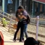 OMG : राजधानी के रेलवे स्टेशन पर कुछ ज़्यादा ही खुल्लम-खुल्ला प्यार कर रहा था कपल, अब वायरल हो रहा KISSING का यह वीडियो, केस दर्ज  