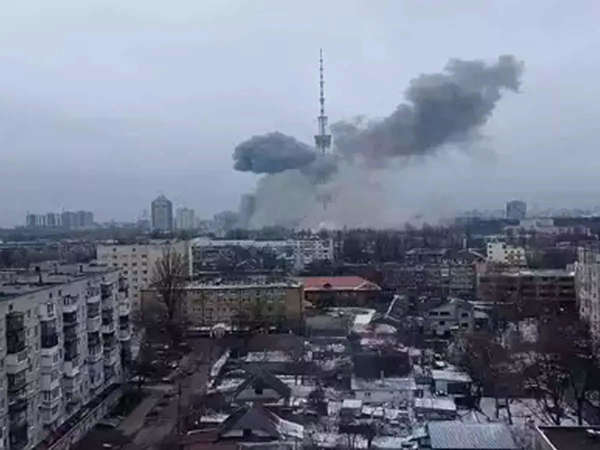 WAR BREAKING NEWS : Rivne में टीवी टावर पर रूस का हमला, 19 की मौत, कई घायल