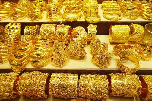 Gold/ Silver Price Today : सोने के दाम में भरी गिरावट!, 3,500 रुपये हुआ सस्ता, चांदी भी लुढ़का, जानिए लेटेस्ट रेट