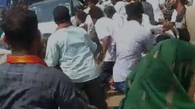 BIG NEWS : भाजपा कार्यकर्ताओं पर विधायक ने चढ़ाई गाड़ी, 24 लोग घायल, गुस्साई भीड़ ने दौड़ा-दौड़ा कर पीटा, देखें VIDEO 