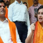 Hanuman Chalisa: महाराष्ट्र में हनुमान चालीसा के पाठ पर विवाद, सांसद नवनीत राणा और उनके पति गिरफ्तार