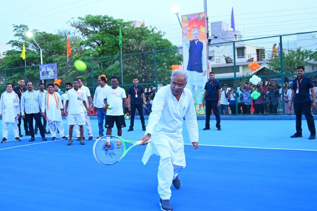 मुख्यमंत्री ने भिलाई में टेनिस कोर्ट का किया लोकार्पण