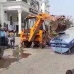 RAIPUR BREAKING : रायपुर नगर निगम के सामने टला बड़ा हादसा, बीच सड़क में टूटा पानी से भरे टैंक का क्लैंप