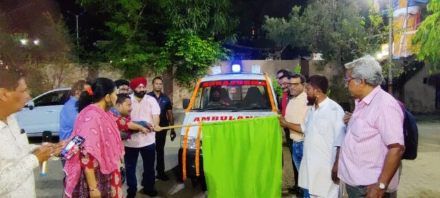 रायपुर प्रेस क्लब एवं विज्ञानं चेतना परिषद् की संयुक्त पहल : शहर को मिला नया निःशुल्क एम्बुलेंस, CGOA महासचिव होरा ने दिखाई हरी झंडी