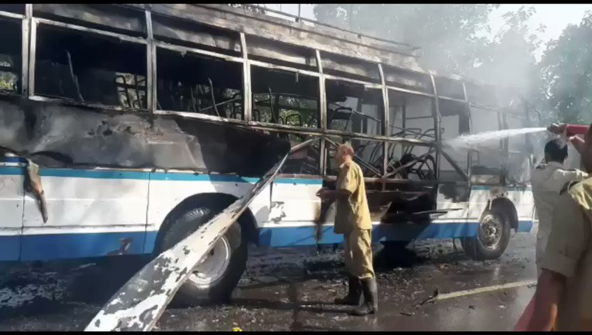 BIG BREAKING : चलती बस में लगी भीषण आग, जिंदा जलने से 4 यात्री की दर्दनाक मौत, 22 घायल