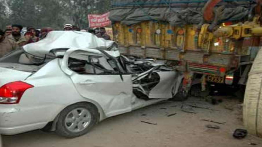 ACCIDENT NEWS : खड़े ट्रेलर में पीछे से टकराई बोलेरों, हादसे में 8 लोगों की मौत, CM और PM ने जताया शोक 