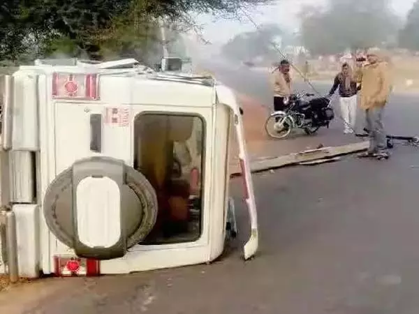 CG ACCIDENT NEWS : सड़क हादसे में ASI की मौत, बेटी और आरक्षक घायल