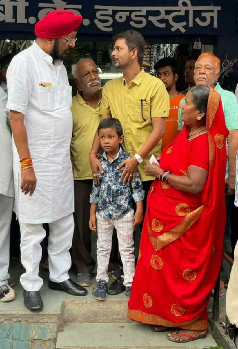 रायपुर उत्तर विधायक कुलदीप जुनेजा के जन्मदिन के अवसर पर की गई जरूरतमंद की मदद 