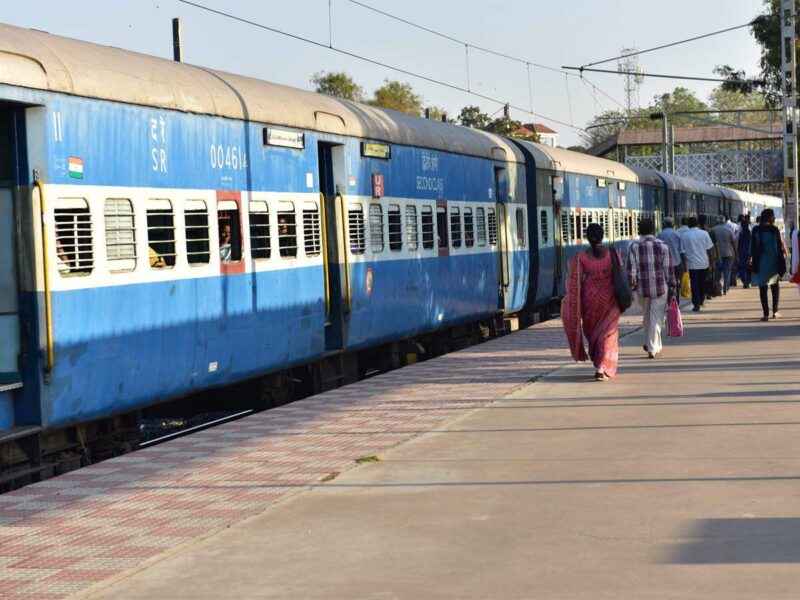 CG NEWS : ट्रेन की चपेट में आने से रेलवे हमाल का कटा पैर, इलाज के दौरान मौत 