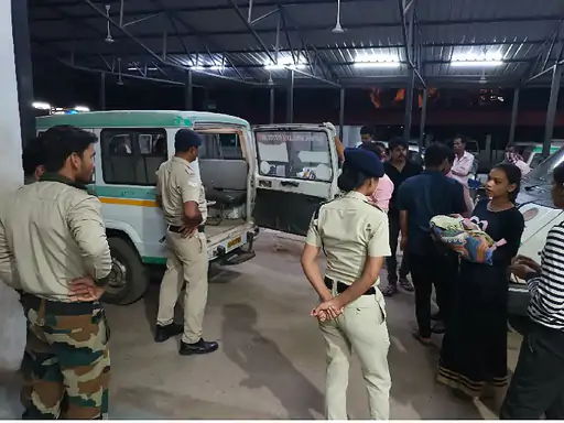 CG NEWS : प्रसव पीड़ा से तड़प रही थी प्रेग्नेंट महिला, RPF की टीम ने रेलवे स्टेशन में कराई डिलीवरी, खूब हो रही चर्चा