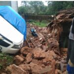 CG NEWS : भारी बारिश की वजह से गिरी दीवार, मलबे में दबने से वृद्ध महिला की मौत, एक घायल