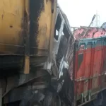 CG ACCIDENT NEWS : तेज रफ्तार ट्रेलर ने खड़ी ट्रक को मारी जोरदार ठोकर, जिंदा जलने से तड़प तड़प कर चालक की मौत 