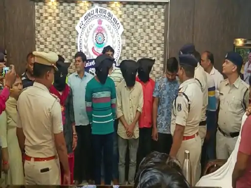 CG CRIME NEWS : लोहे को सोना बनाने वाले पत्थर के लालच में बुजुर्ग की हत्या, महिला समेत 10 आरोपी गिरफ्तार, जानिये पूरा मामला 