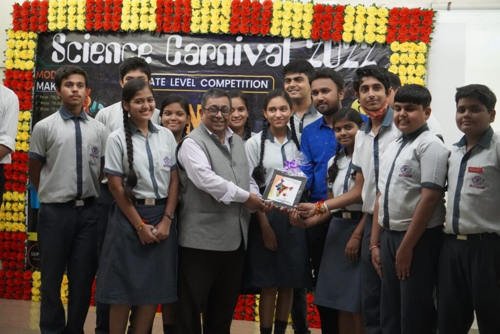 SSIPMT रायपुर में विज्ञान कार्निवल का समापन, 300 स्कूलों के छात्रों ने दिखाया हुनर, विजेताओं मिला प्रमाण पत्र और पुरस्कार राशि 