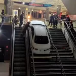 VIRAL VIDEO : चोरी की कार मेट्रो स्टेशन की सीढ़ियों पर फंस गई, देखिये फिर क्या हुआ