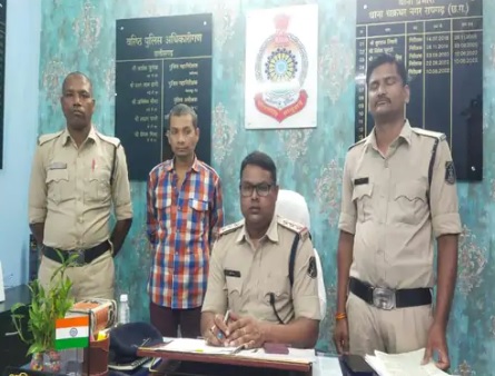 CG CRIME NEWS : प्रेमिका को गैर मर्द के साथ आपत्तिजनक हालत में देख दो बच्चों के बाप को आया इतना गुस्सा, कर दी महिला की निर्मम हत्या  