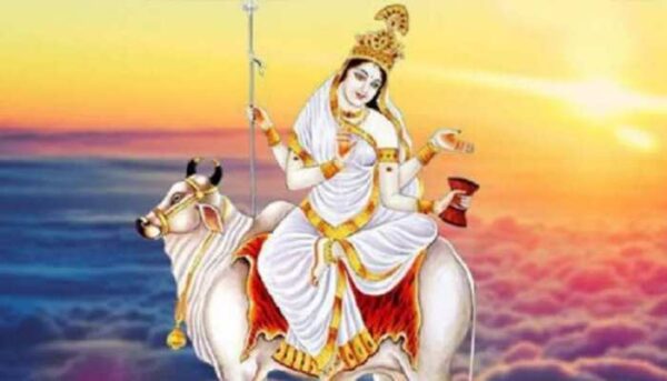 Navratri 1st Day 2022 : नवरात्रि का पहला दिन आज, जानिए मां शैलपुत्री की पूजन विधि, शुभ मुहूर्त, मंत्र, शुभ रंग व भोग