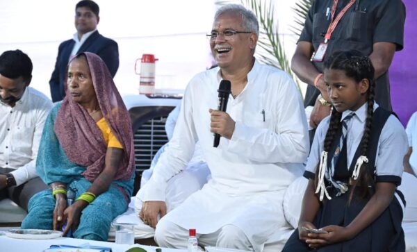 CG NEWS : जब छात्रा ने मुख्यमंत्री से पूछा - आपकी मुस्कुराहट का राज क्या है, तो सीएम ने दिया यह शानदार जवाब 