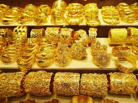 Gold Price Today : सोने-चांदी के भाव में बड़ी गिरावट, जानें सर्राफा बाजार में आज कितना हुआ सस्ता