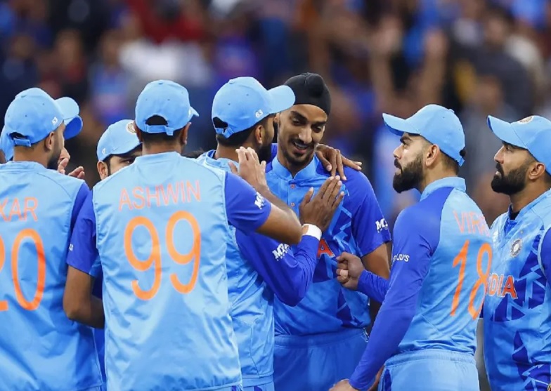 IND v SA world cup 2022 : भारत ने साउथ अफ्रीका को दिया 134 रनों का लक्ष्य, अर्शदीप के बाद शमी ने लिया तीसरा विकेट 